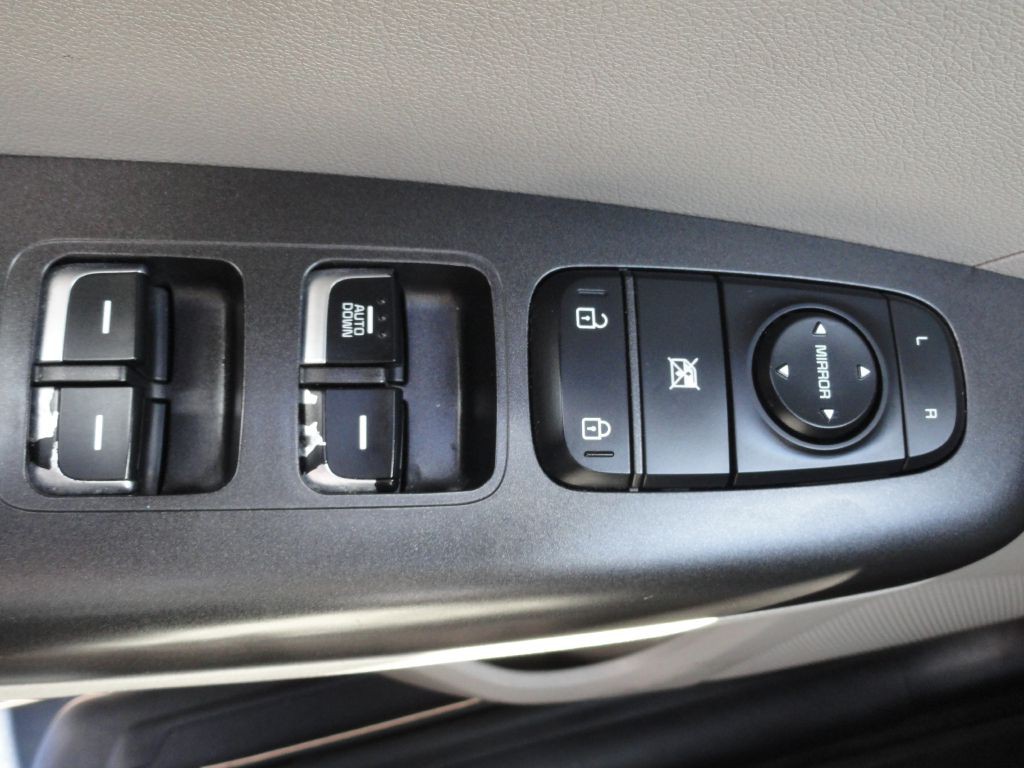 2020 Kia Sportage Image 24