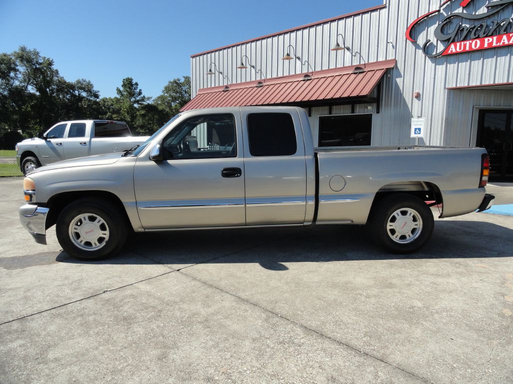 2002 GMC Sierra Image 3