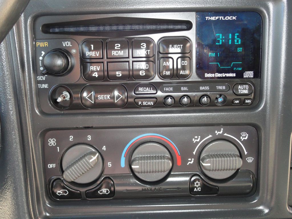 2002 GMC Sierra Image 14