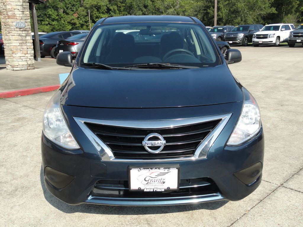 2015 Nissan Versa Image 2