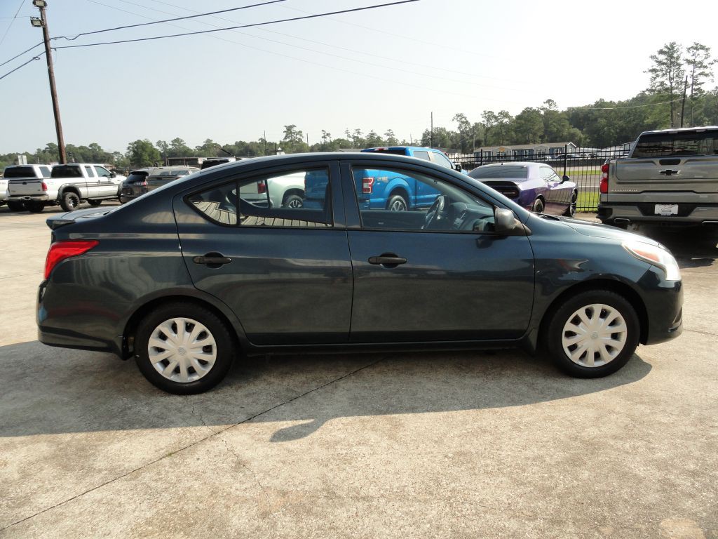 2015 Nissan Versa Image 5