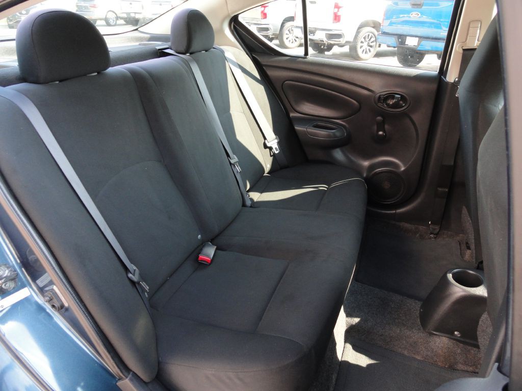 2015 Nissan Versa Image 7