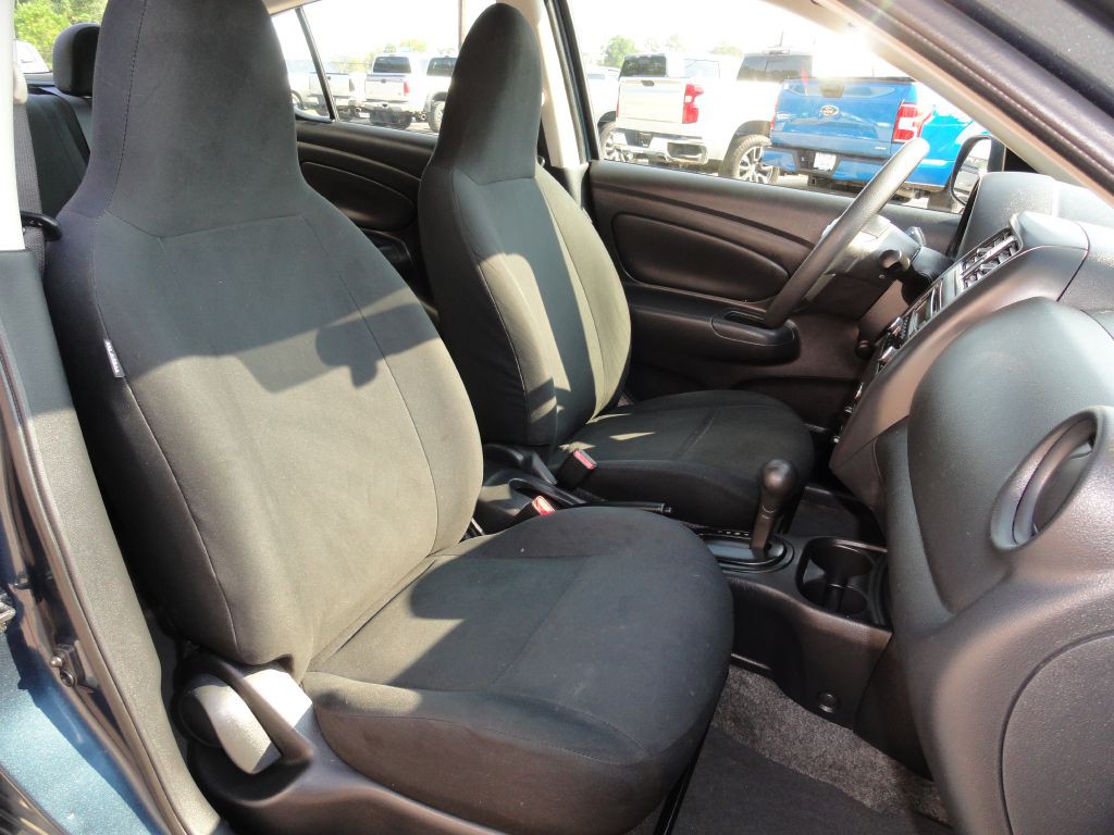 2015 Nissan Versa Image 8