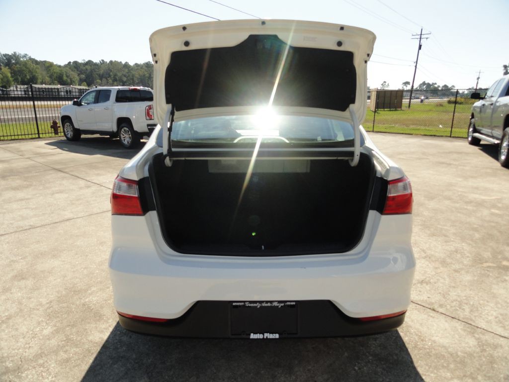 2017 Kia Rio Image 11
