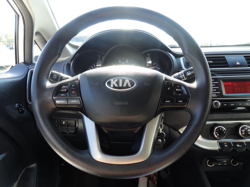 2017 Kia Rio Image 18