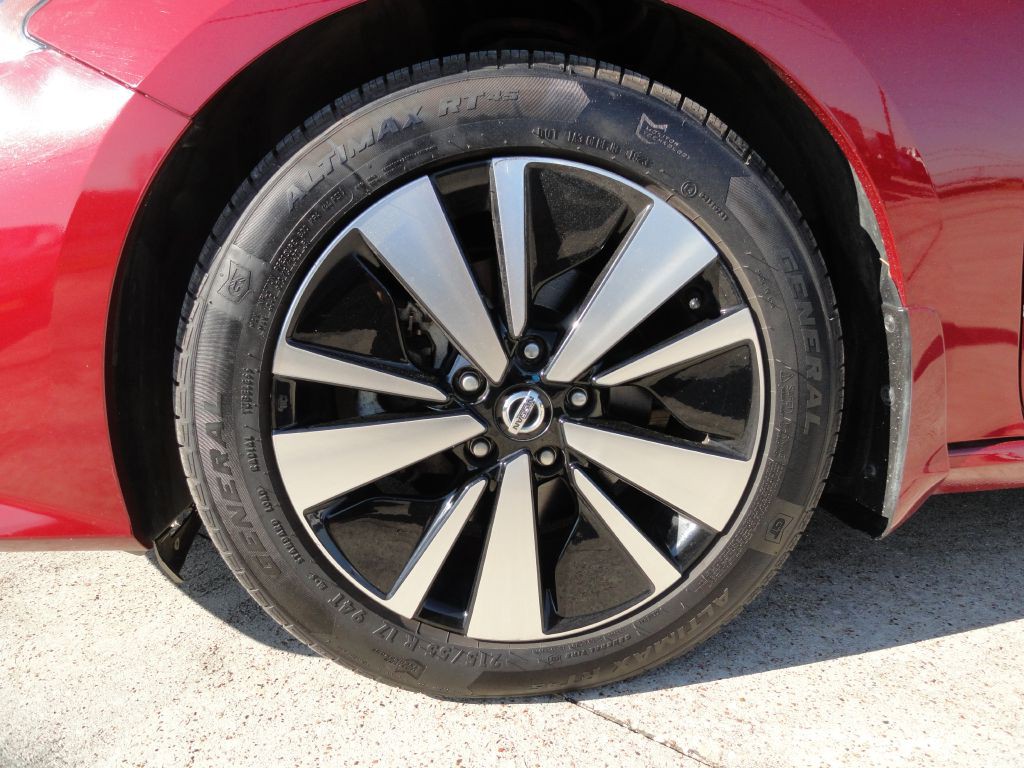 2021 Nissan Altima Image 32