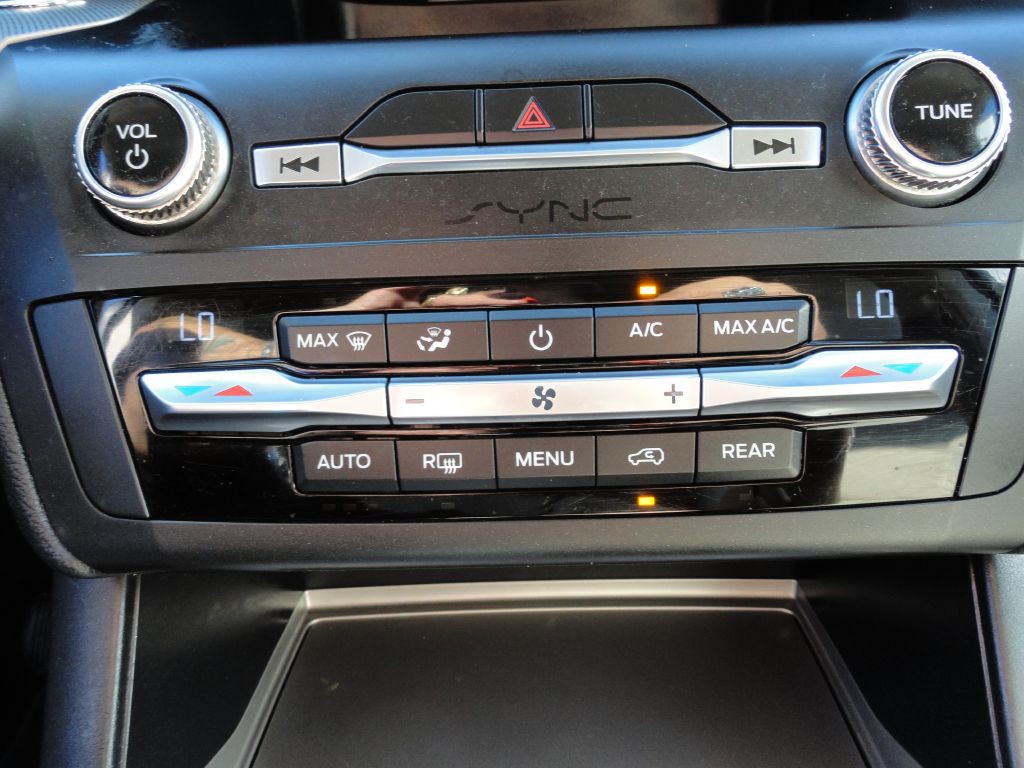 2020 Ford Explorer Image 28