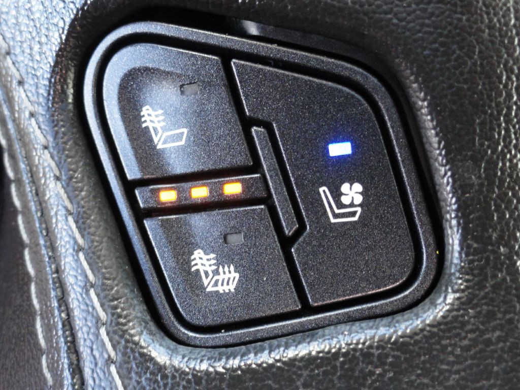 2018 GMC Yukon Image 38
