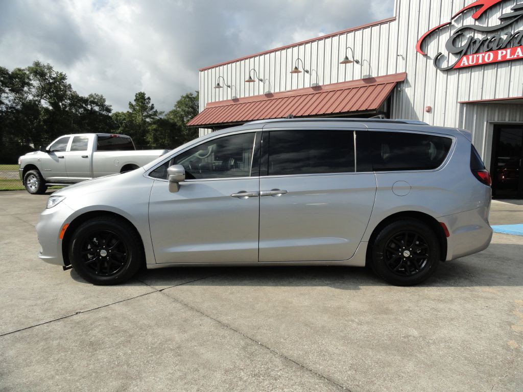 2021 Chrysler Pacifica Image 3
