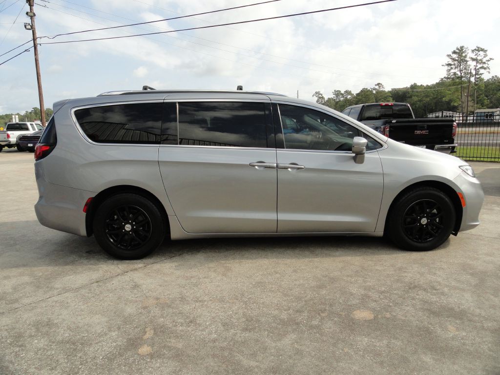 2021 Chrysler Pacifica Image 5