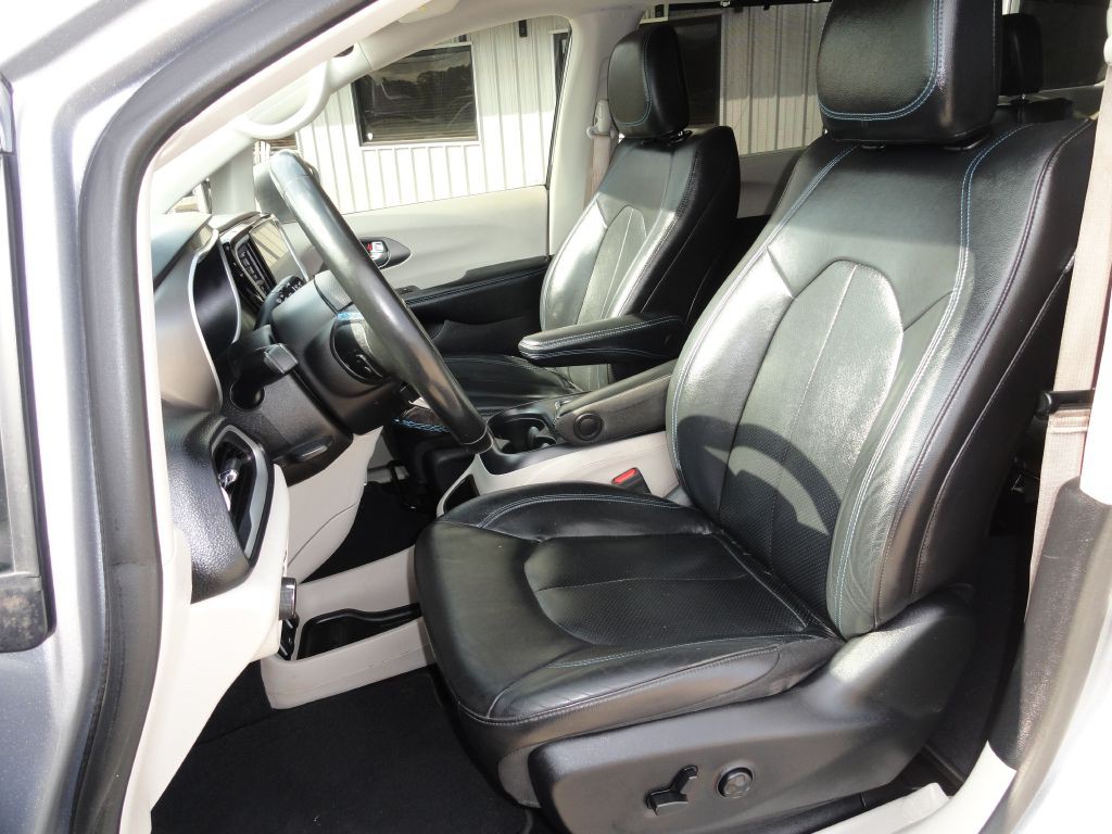 2021 Chrysler Pacifica Image 10