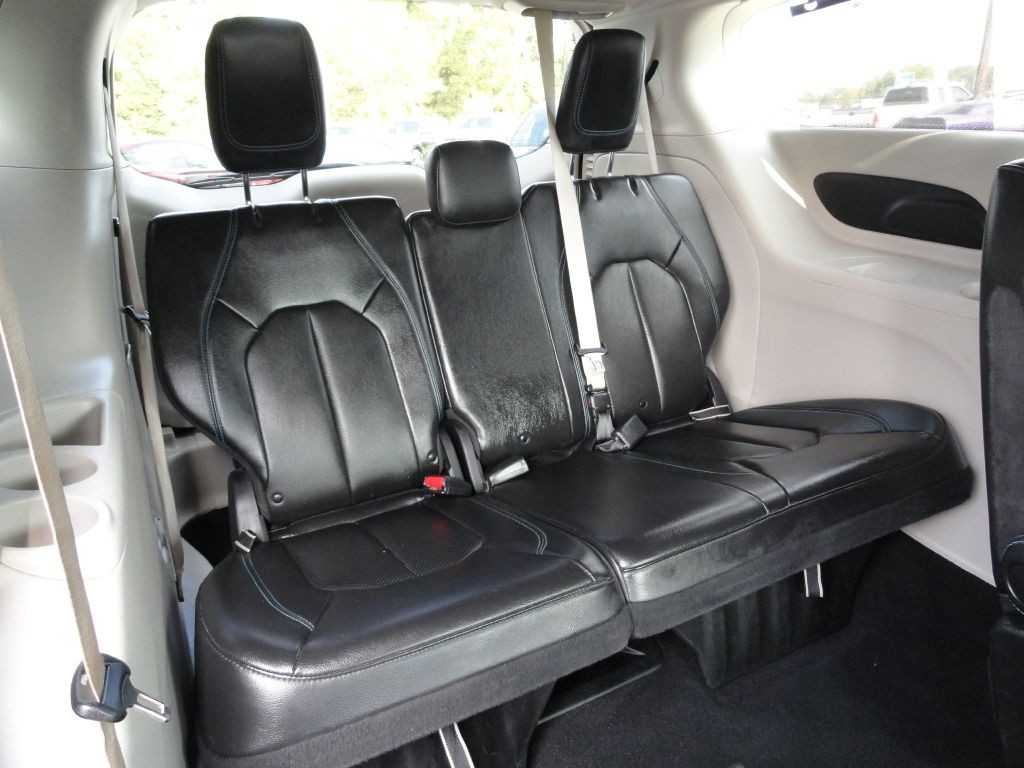 2021 Chrysler Pacifica Image 11