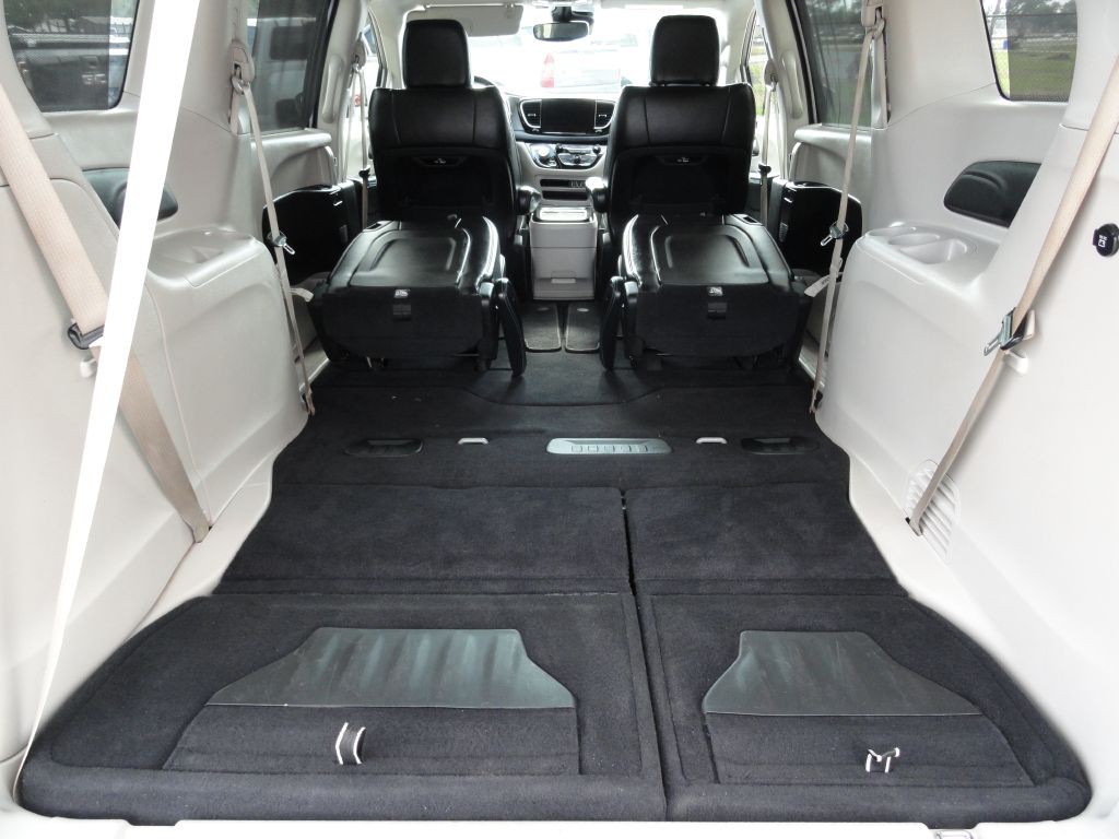 2021 Chrysler Pacifica Image 17