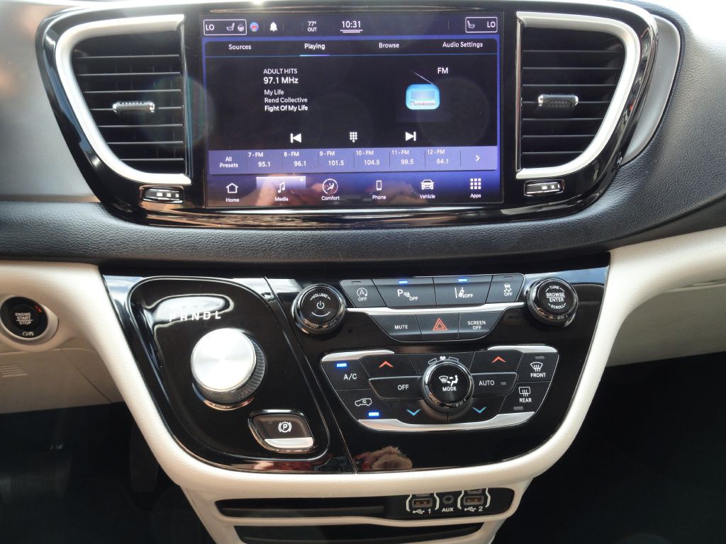 2021 Chrysler Pacifica Image 32
