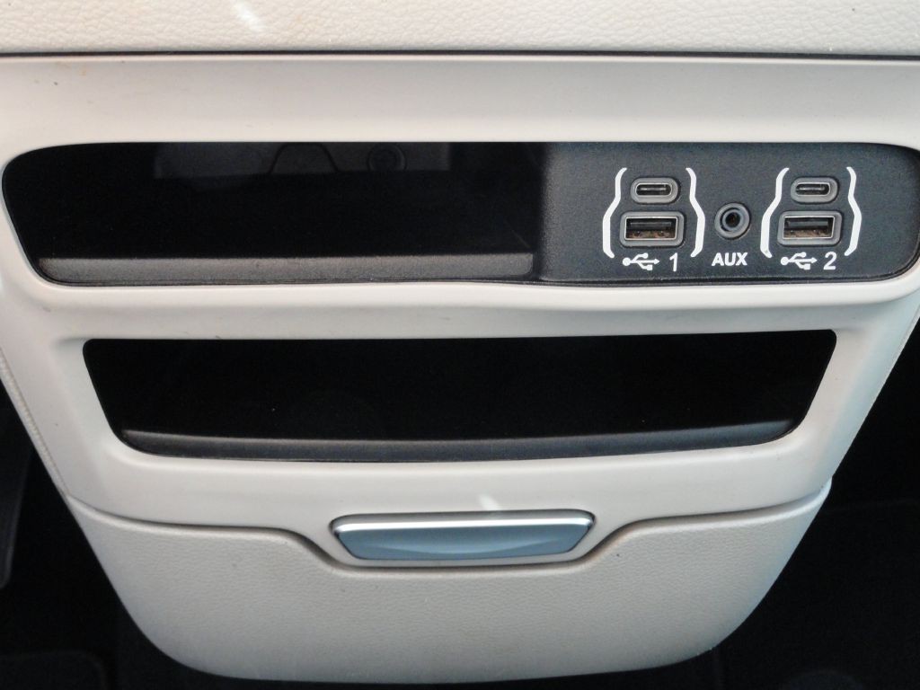 2021 Chrysler Pacifica Image 33