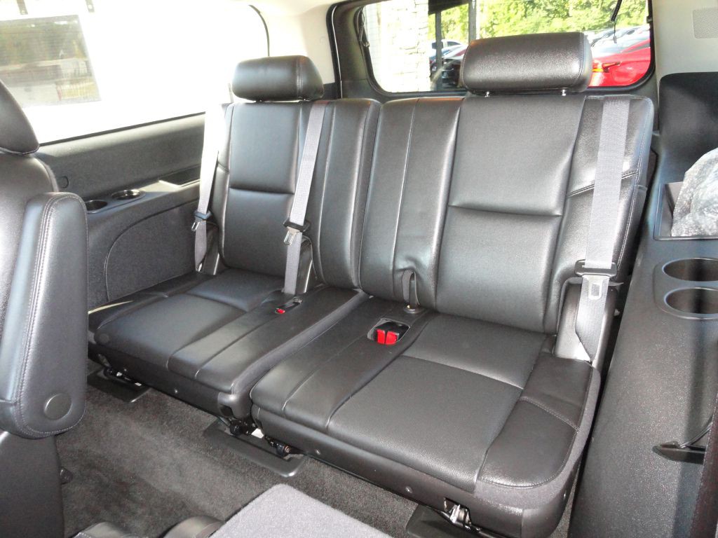 2013 Chevrolet Suburban Image 11