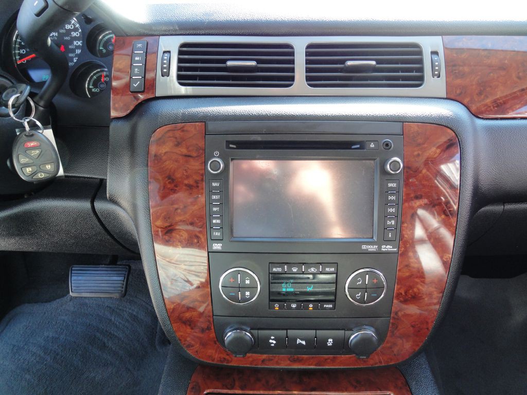 2013 Chevrolet Suburban Image 15