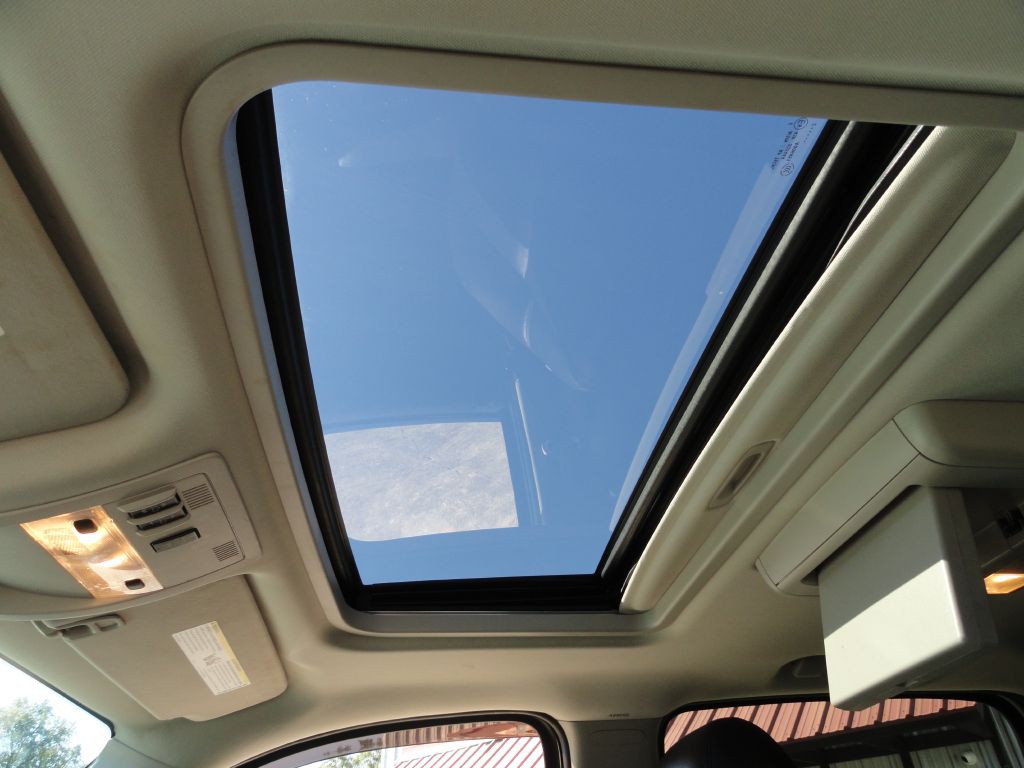 2013 Chevrolet Suburban Image 16