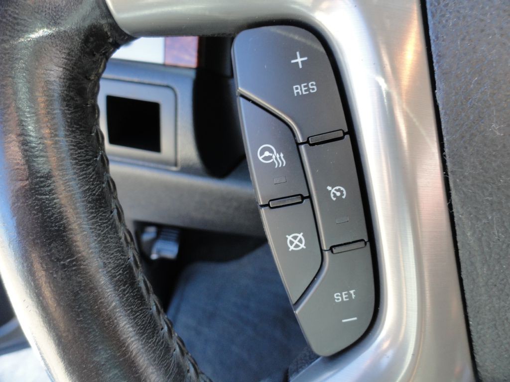 2013 Chevrolet Suburban Image 21