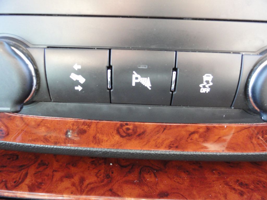 2013 Chevrolet Suburban Image 23