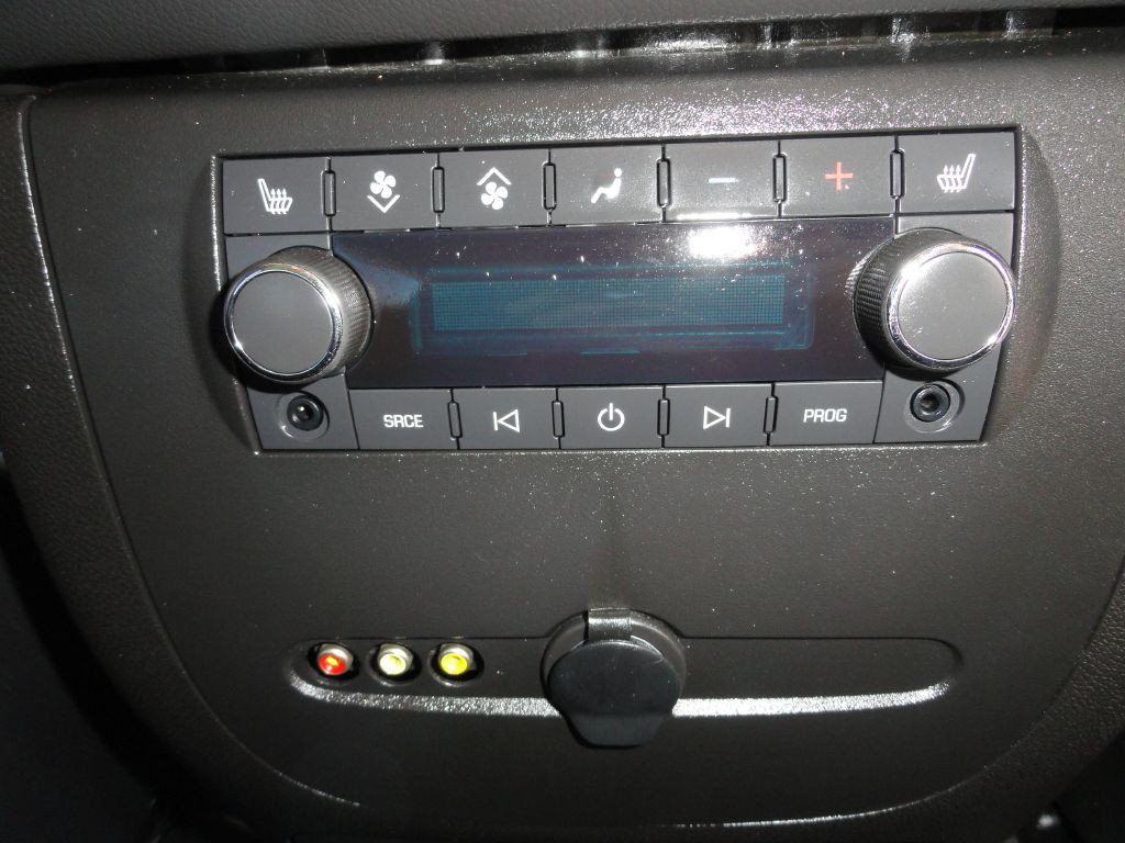 2013 Chevrolet Suburban Image 26