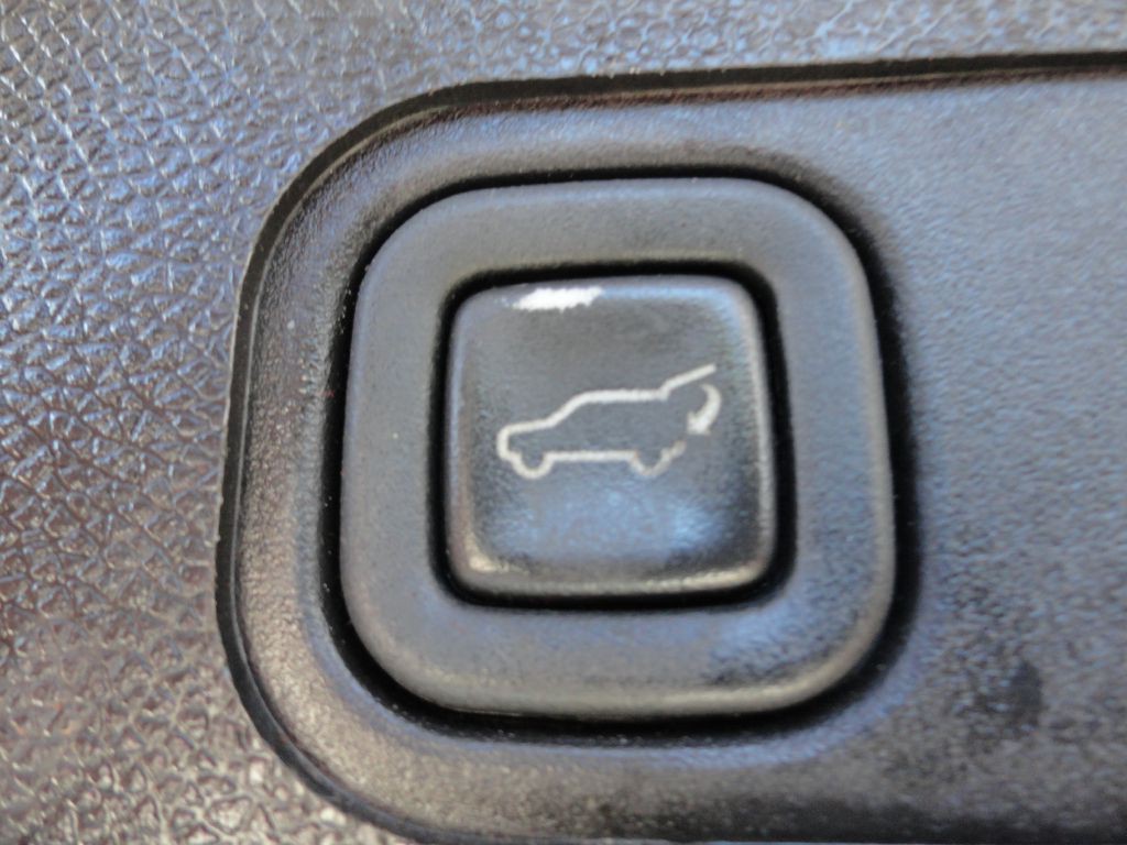 2013 Chevrolet Suburban Image 31