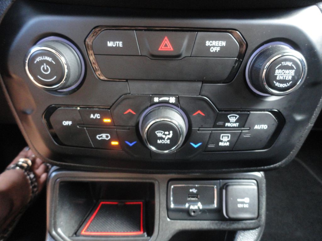 2020 Jeep Renegade Image 21