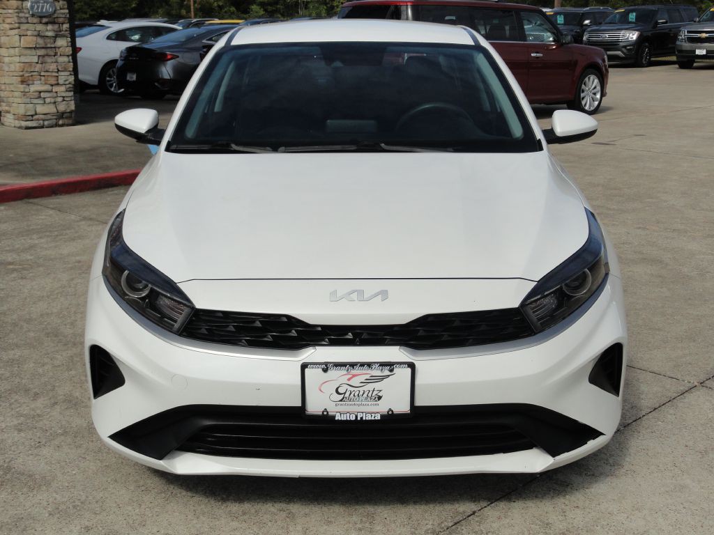 2024 Kia Forte Image 2