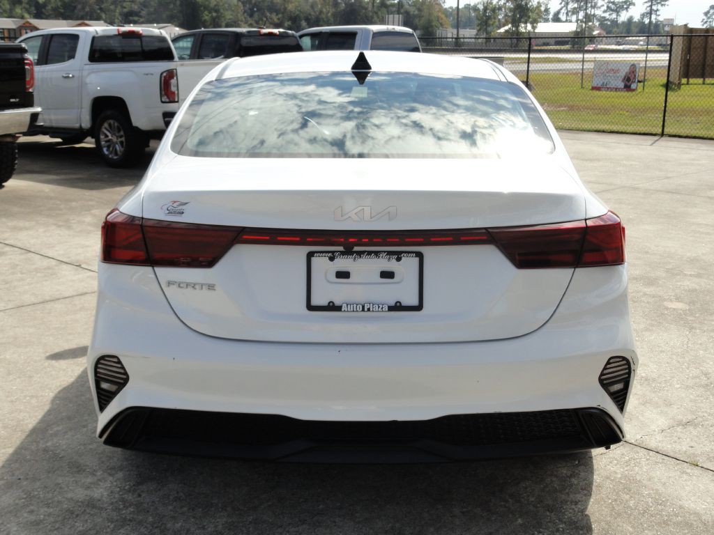 2024 Kia Forte Image 4