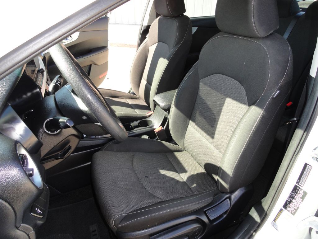 2024 Kia Forte Image 11