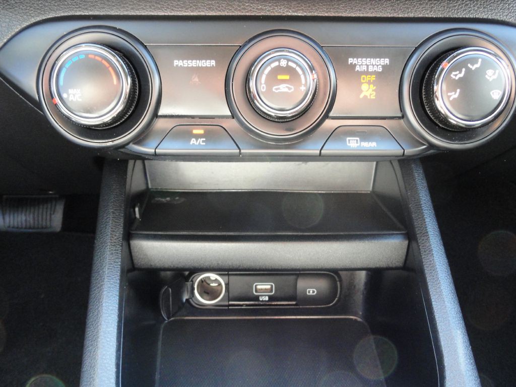 2024 Kia Forte Image 18