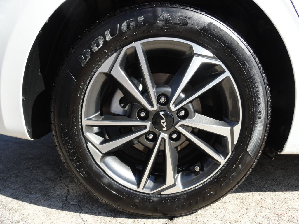 2024 Kia Forte Image 25