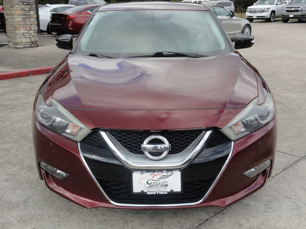 2017 Nissan Maxima Image 2