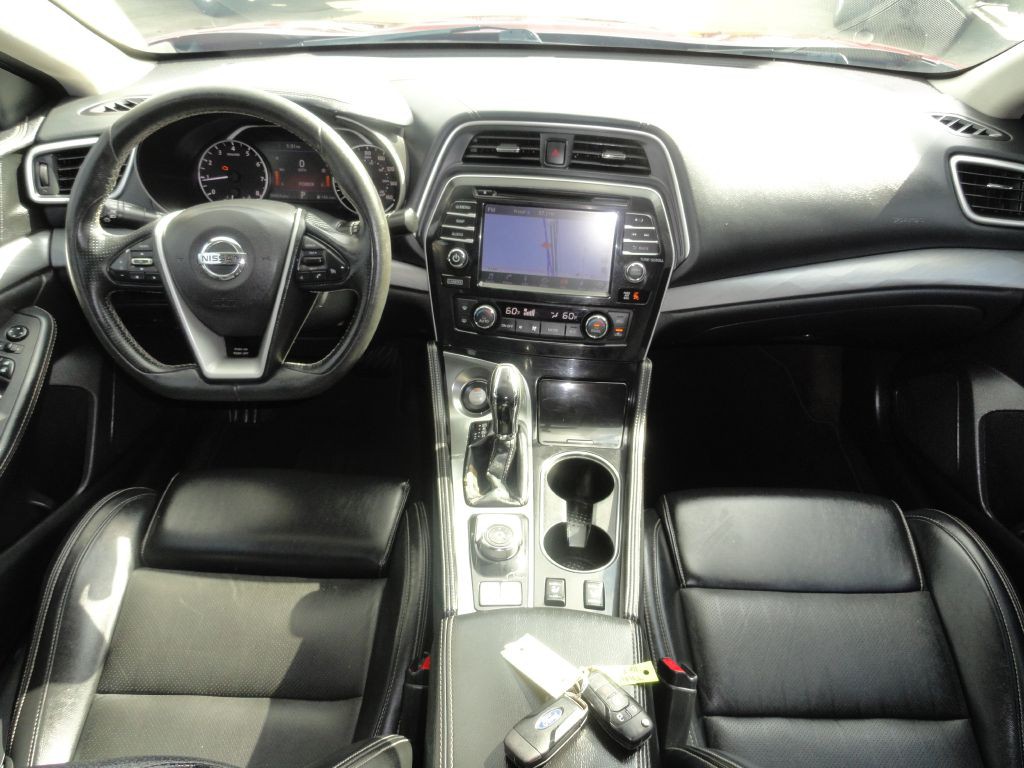 2017 Nissan Maxima Image 6