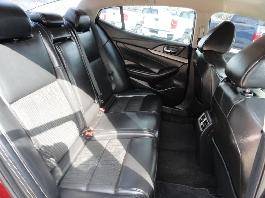 2017 Nissan Maxima Image 7