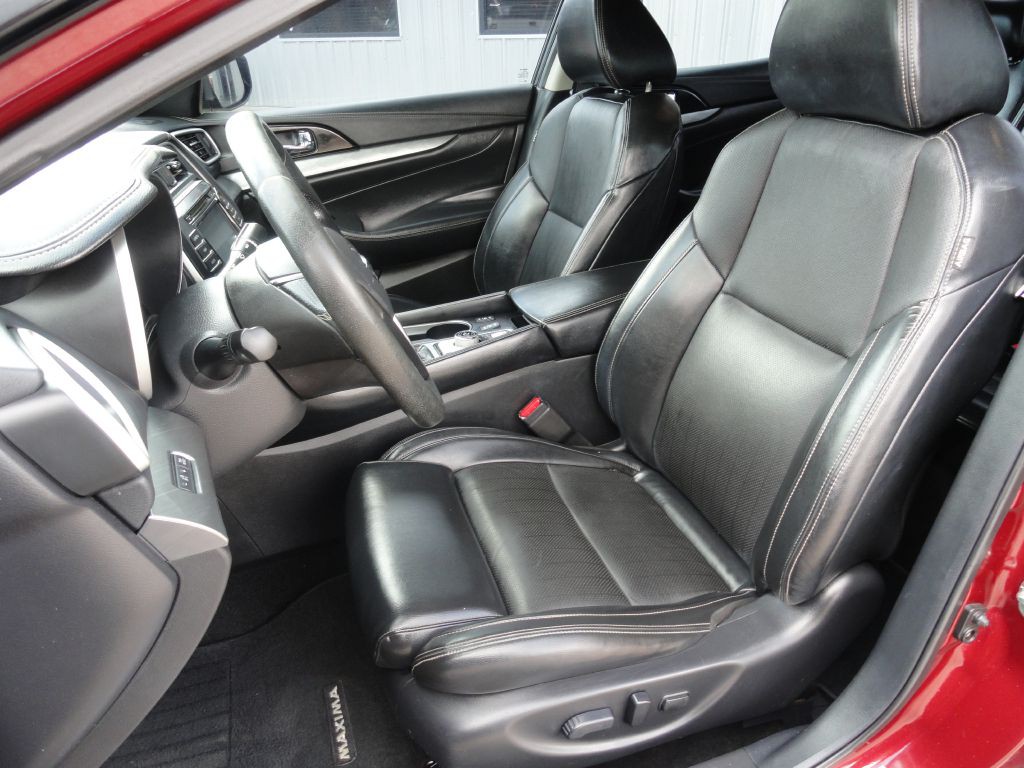 2017 Nissan Maxima Image 10