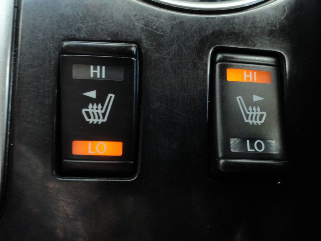 2017 Nissan Maxima Image 16