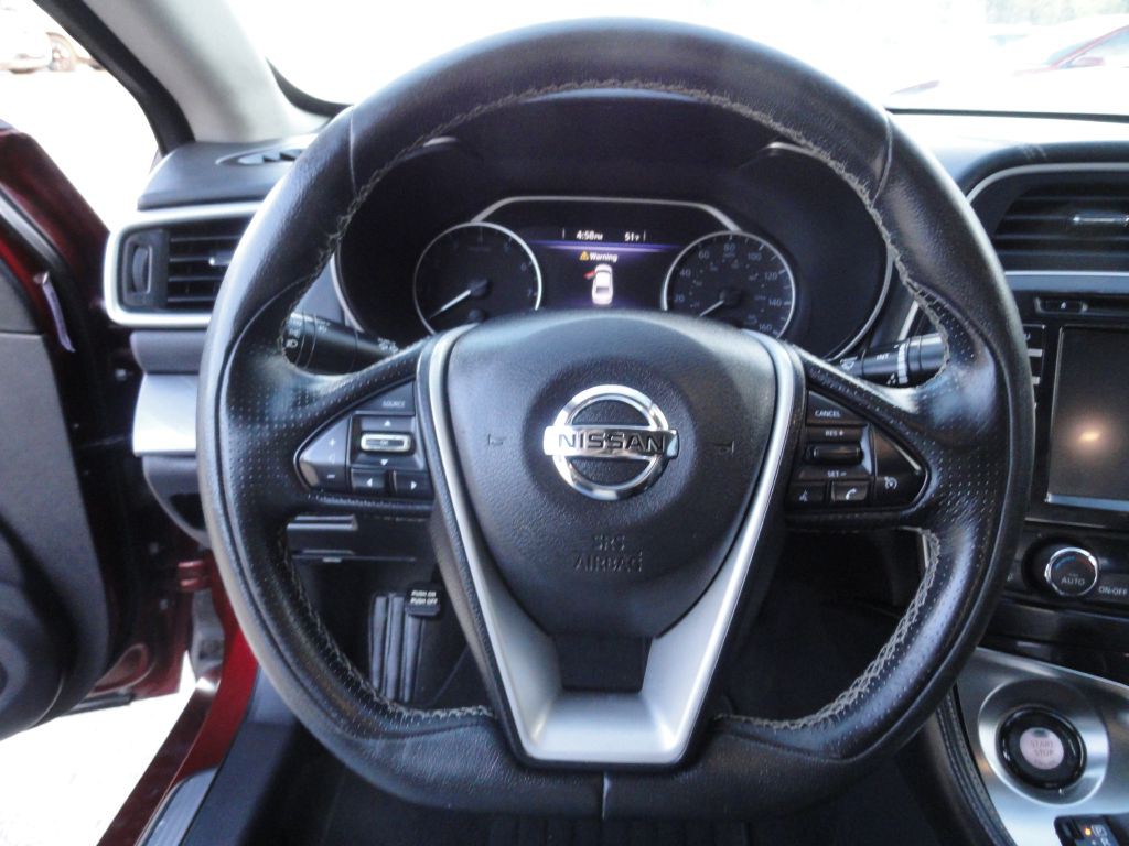 2017 Nissan Maxima Image 18