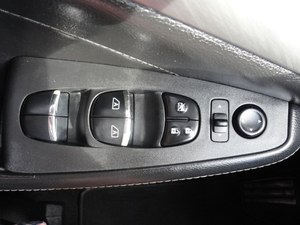 2017 Nissan Maxima Image 22