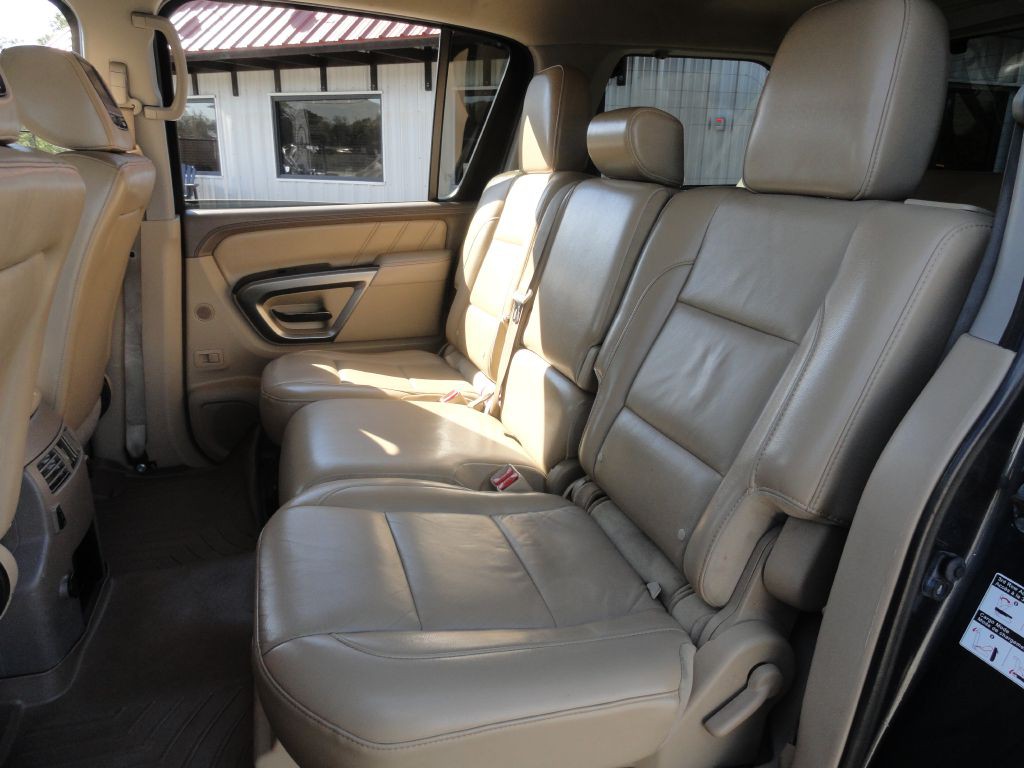 2015 Nissan Armada Image 10