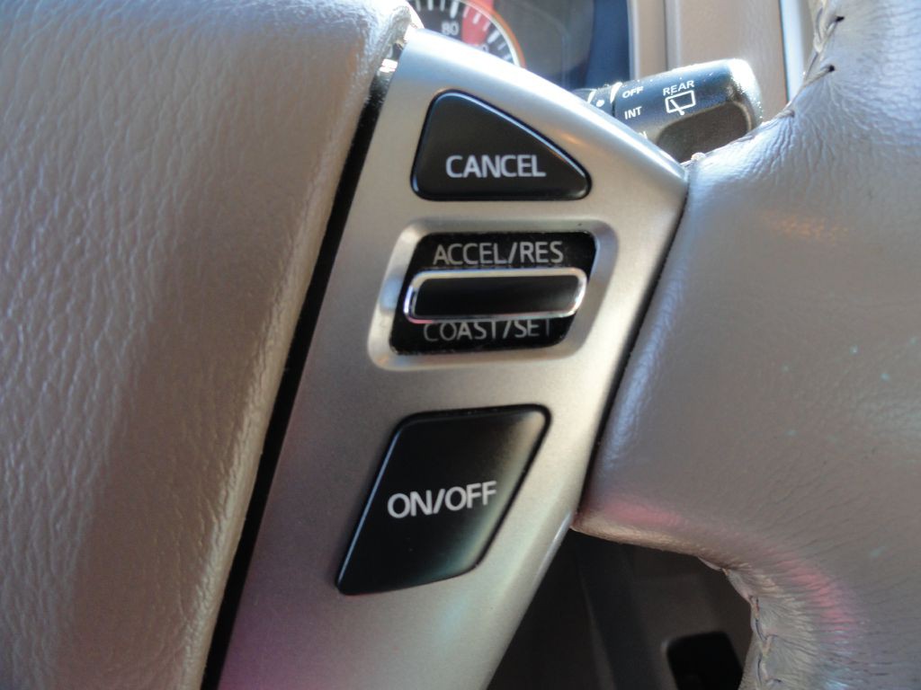 2015 Nissan Armada Image 27