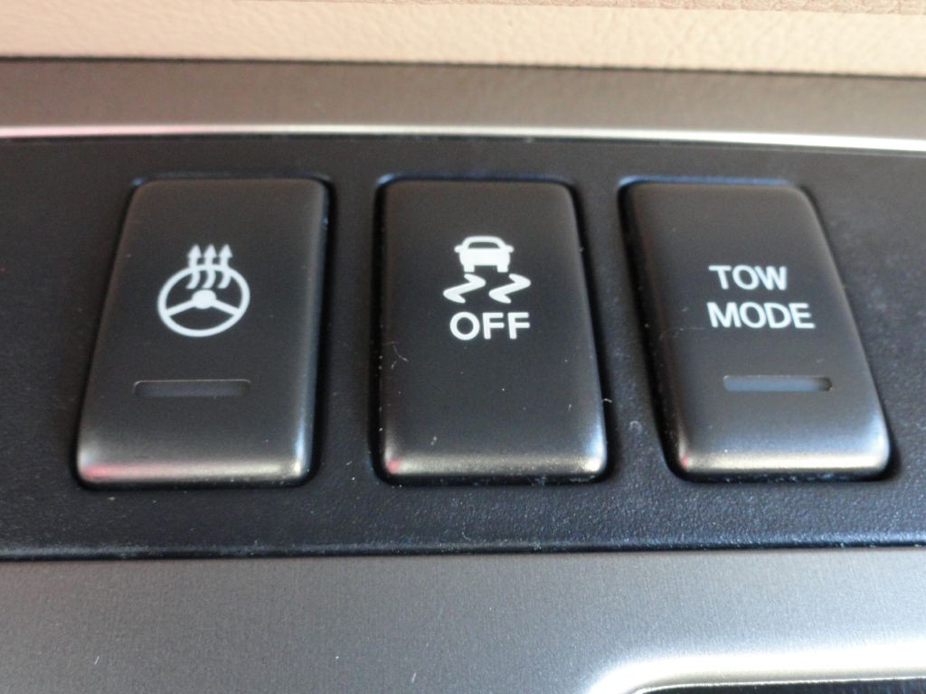 2015 Nissan Armada Image 28