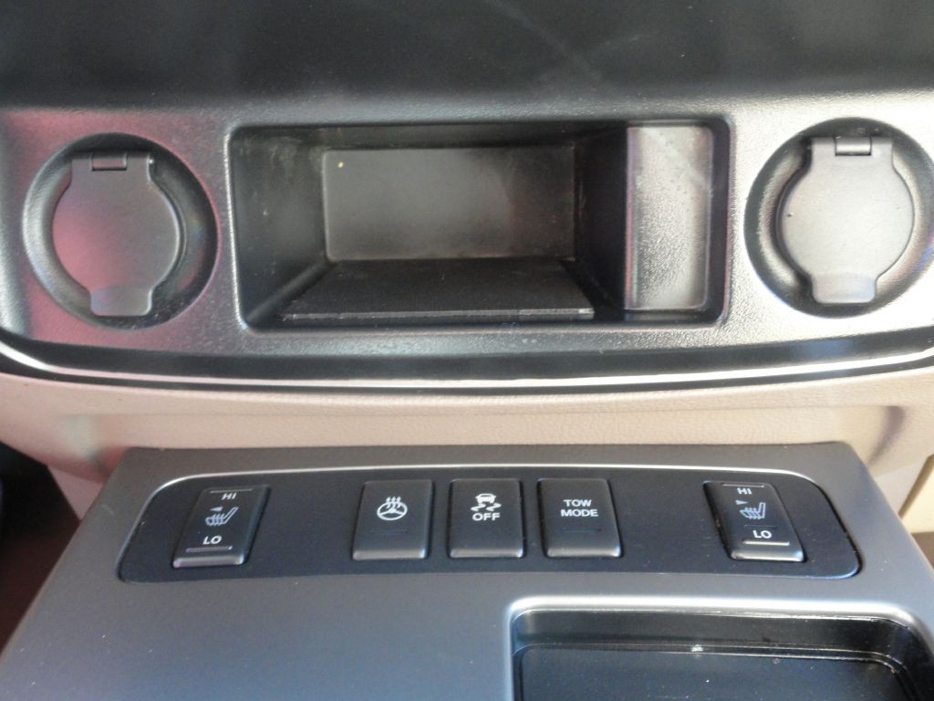 2015 Nissan Armada Image 33