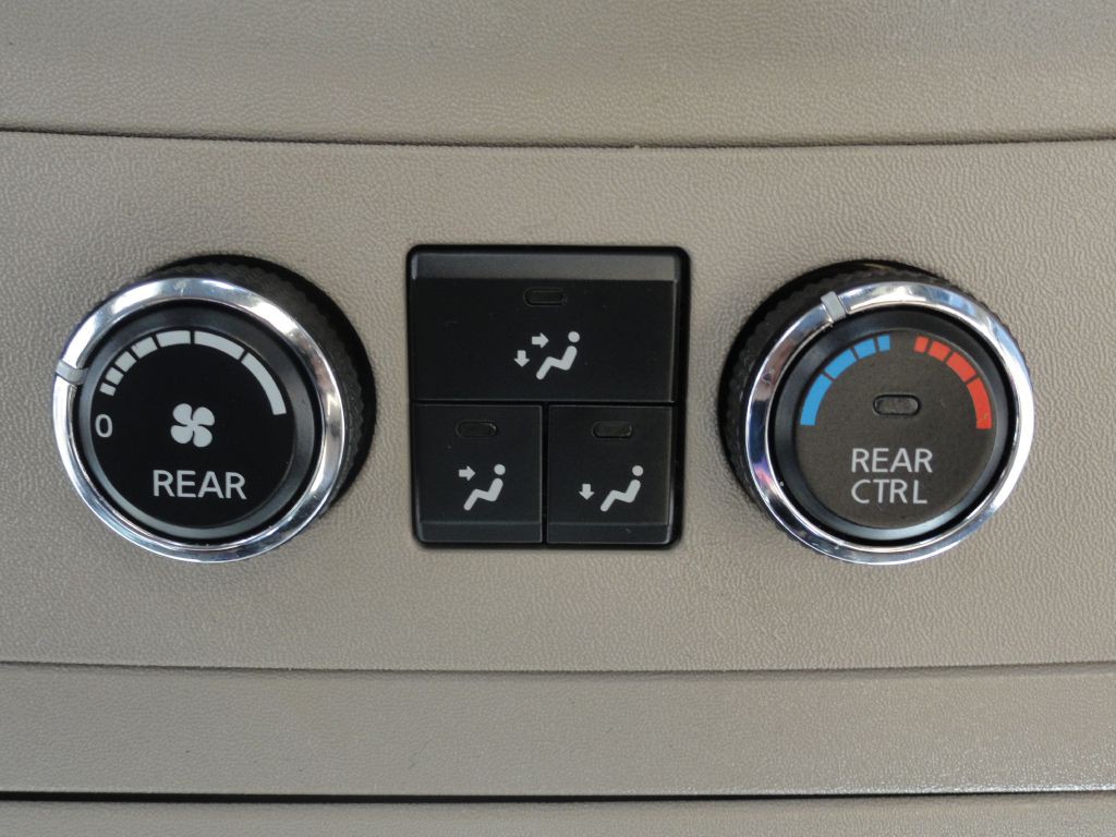 2015 Nissan Armada Image 35