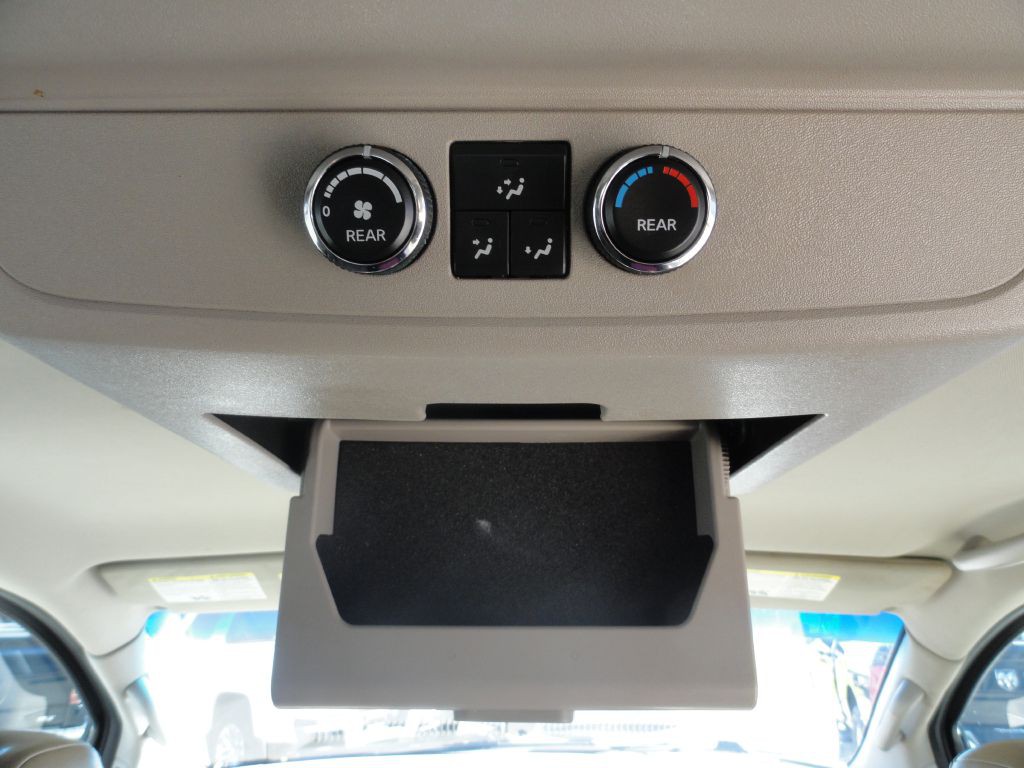 2015 Nissan Armada Image 38