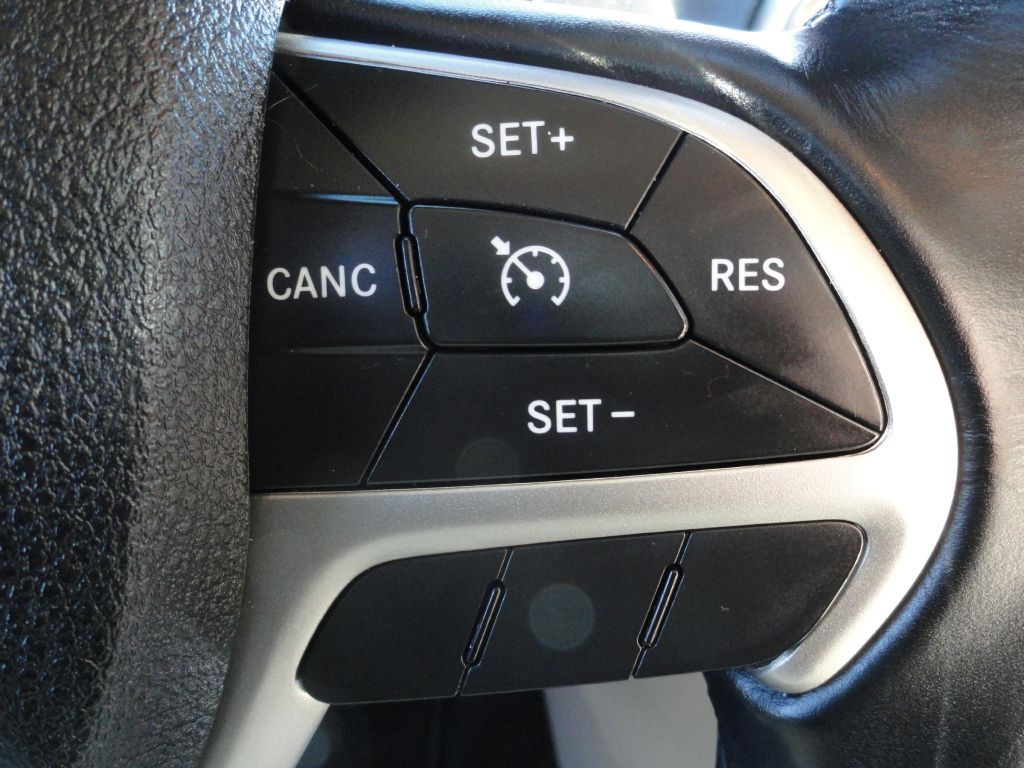 2016 Jeep Grand Cherokee Image 19