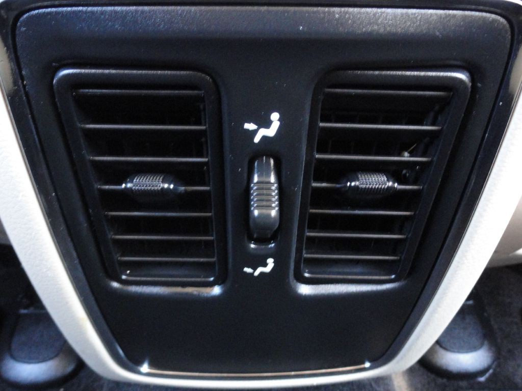 2016 Jeep Grand Cherokee Image 24