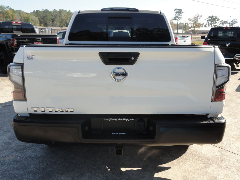 2019 Nissan Titan Image 4