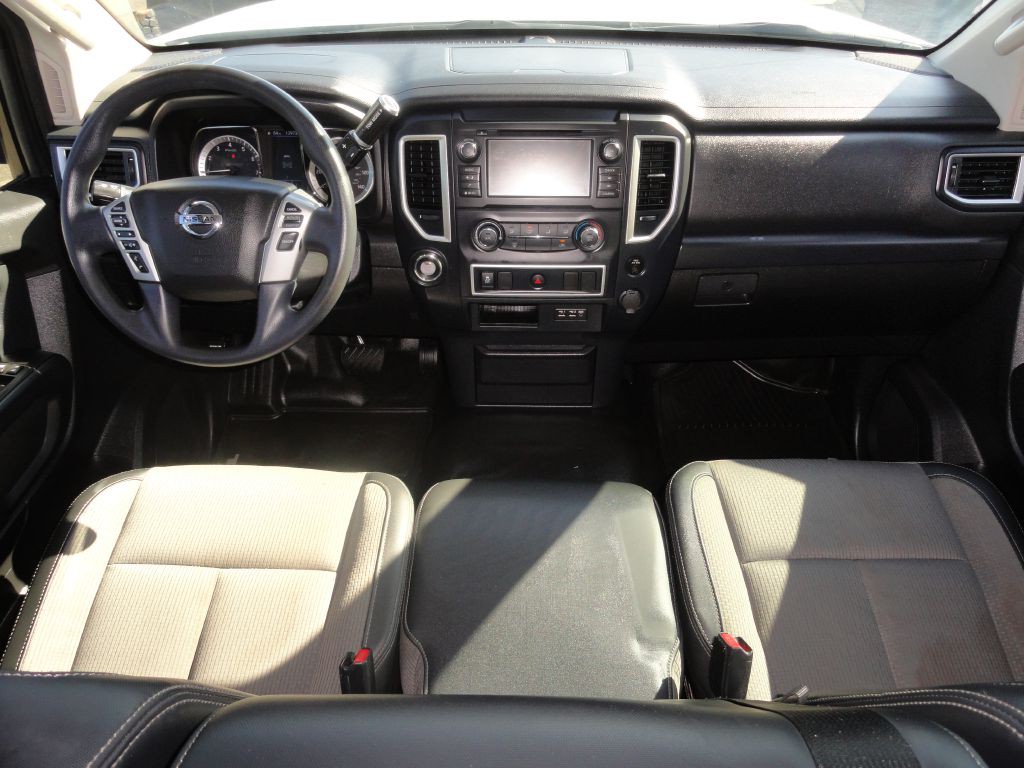 2019 Nissan Titan Image 6