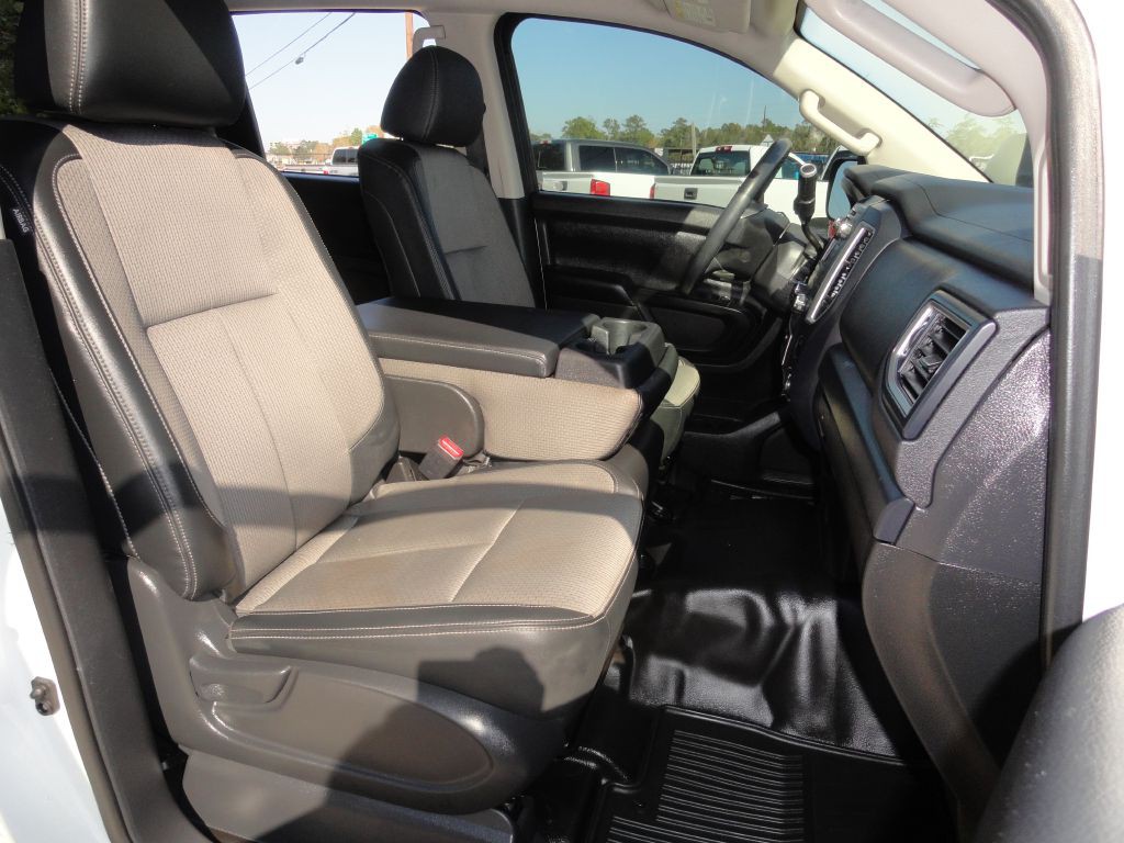 2019 Nissan Titan Image 9